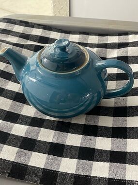 Le Creuset Second Choix Collection 1.3L stoneware teapot - Deep Teal -Brand new!
